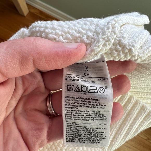 Gap Women’s Crew Cable Knit Sweater, Ivory, Small - Picture 6 of 6